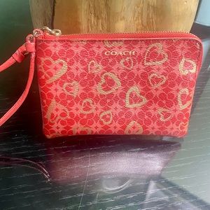 Cleaning out my closet!! 🤗